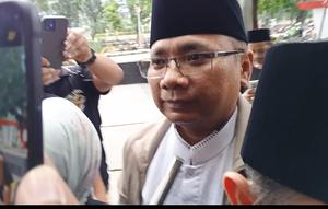 Mantan Menag Yaqut Cholil Qoumas memenuhi panggilan KPK dalam kapasitasnya sebagai tersangka  kasus korupsi kuota haji.