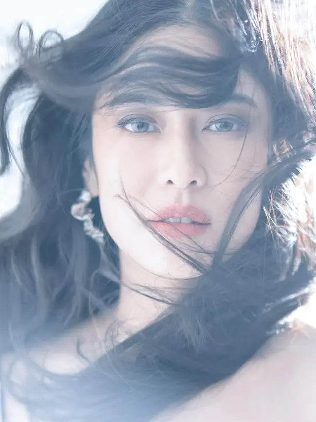 Gaya rambut Dian Sastrowardoyo Rayakan Ulang Tahun ke-44. [@therealdisastr]