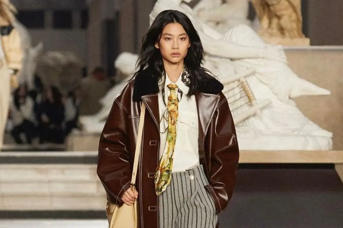 Fashion show Louis Vuitton di Paris Fashion Week 2022, dibuka oleh Bintang Squid Game, Hoyeon