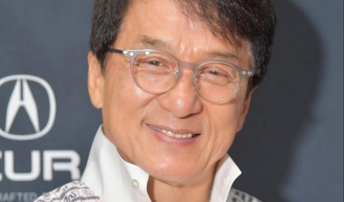 Sontak keluarga Jackie Chan jadi sorotan. Diketahui Jackie Chan memiliki anak perempuan yang tak ia akui. Sosok anak itu bernama Etta Ng. Ia merupakan anak Jackie Chan dengan wanita selingkuhannya.