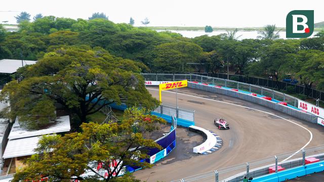 Foto: Jake Dennis Tercepat di Kualifikasi, Pimpin Balapan Formula E 2025 seri Jakarta