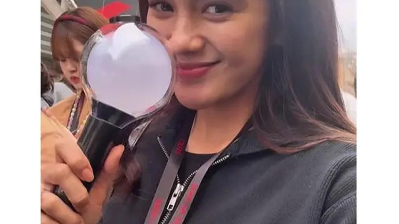 6 Potret Audi Marissa Nonton Konser J-Hope BTS di Korea, Anthony Xie Jaga Anak