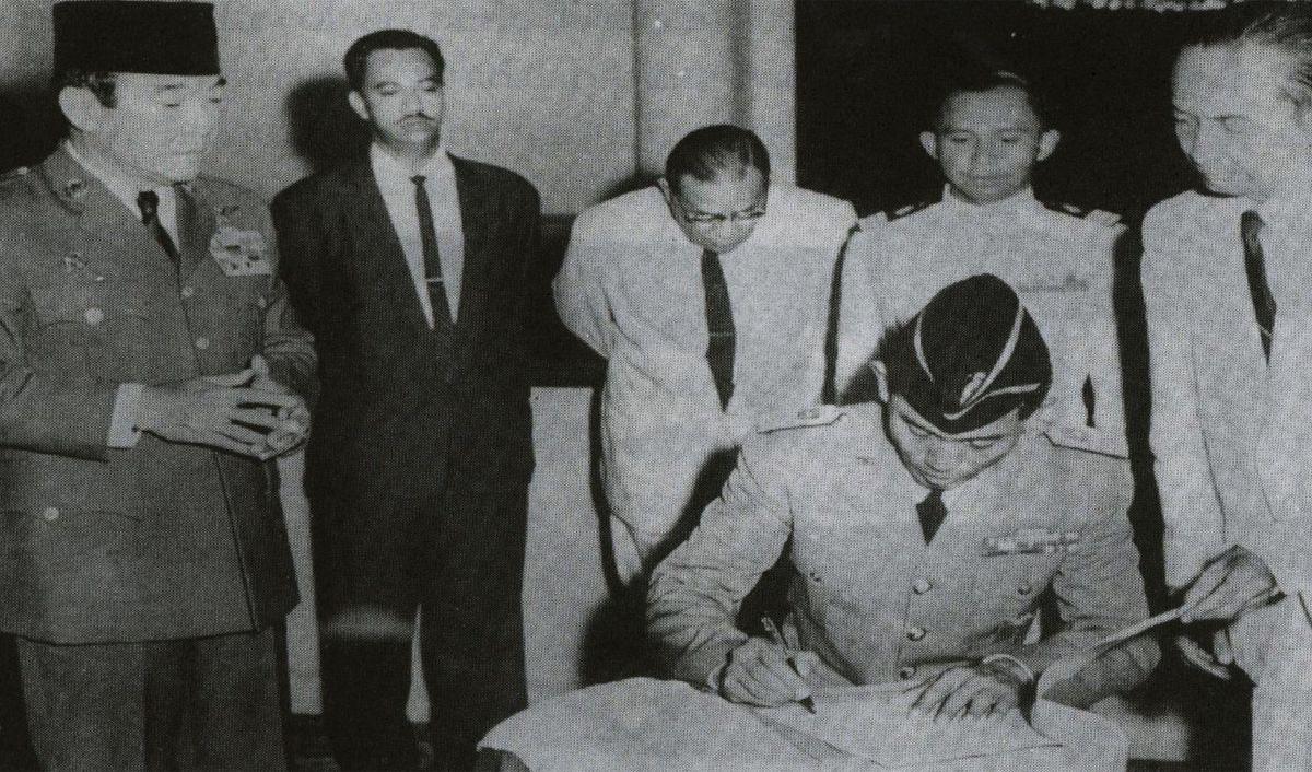 Kemarahan itu dibawanya saat menghadiri HUT Resimen Para Komando Angkatan Darat (RPKAD) tanggal 15 Juli 1965 di Jakarta, Yani menumpahkan kemarahannya pada PKI. <br>
