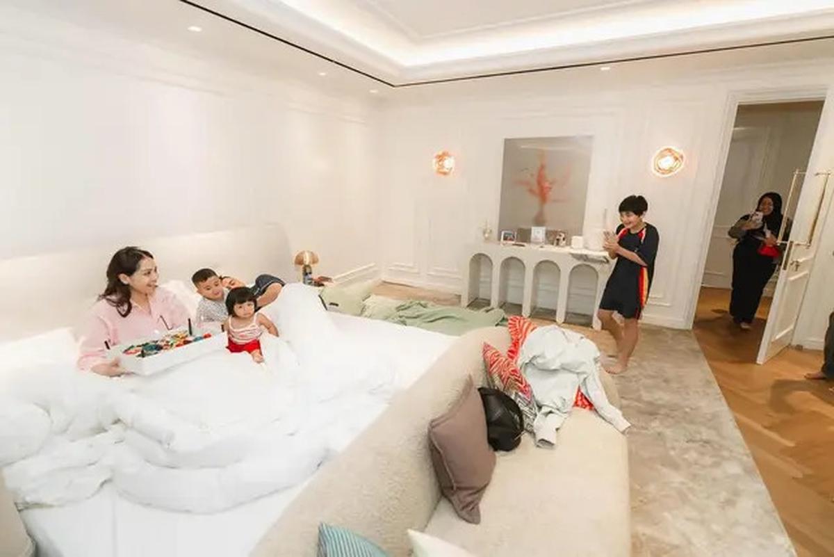 7 Potret Kamar Raffi Ahmad dan Nagita Slavina, Nuansanya Putih Mirip Hotel