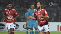 Penyerang Bali United,  Ilija Spasojevic usai mencetak gol ke gawang Persela. (Dok. PT LIB)