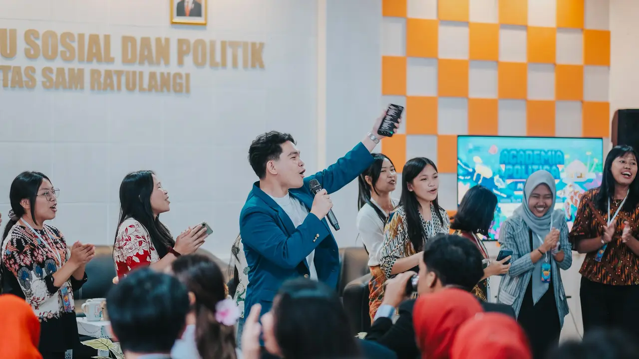 Fakultas Ilmu Sosial dan Ilmu Politik dan Pusat Studi Kepemiluan Universitas Sam Ratulangi (UNSRAT) bekerja sama dengan Yayasan Partisipasi Muda (YPM) menyelenggarakan program “Academia Politica” di Kota Manado (Istimewa)