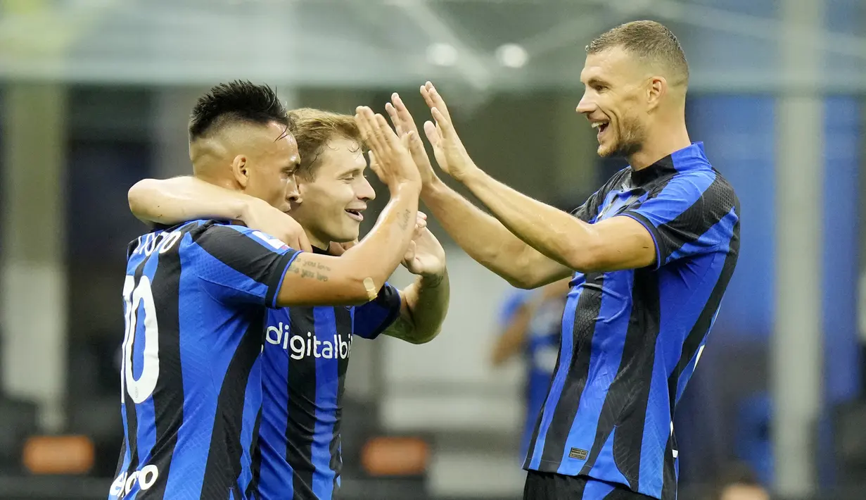 Inter Milan akhirnya kembali ke jalur kemenangan dengan menundukkan Cremonese dalam duel pekan keempat Serie A 2022/23, Rabu (31/8/2022). (AP/Luca Bruno)