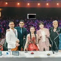 Kyuhyun dan Reza Arap bersama Denny Sumargo, Robby Purba, Rossa dan Ivan Gunawan (Foto: Instagram ivan_gunawan)