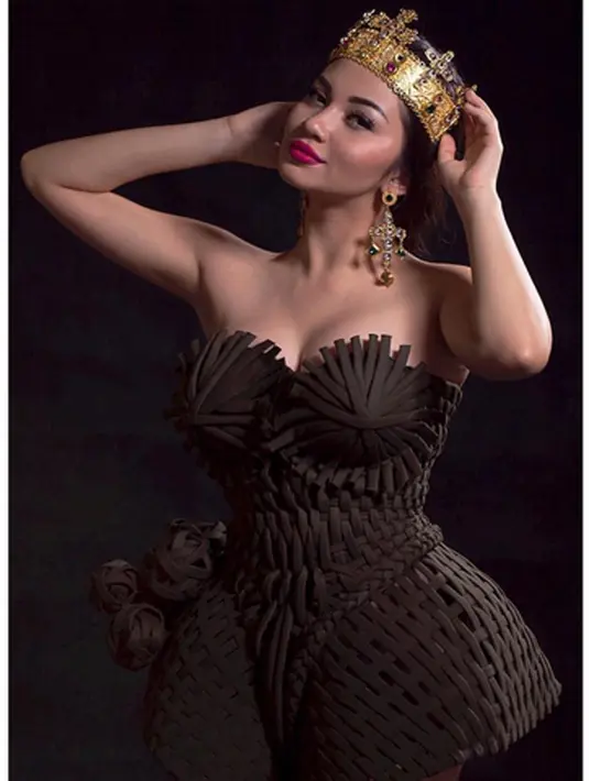 "Semua orang pasti ada yang pro ada yang netral. Menurut aku ya aku enggak apa-apa sih orang kan punya pendapat masing-masing. Cuma aku dari dulu dididik sama orangtua aku lakukan apa yang membuat kamu bahagia," kata Ariel Tatum dilansir dari Liputan6.