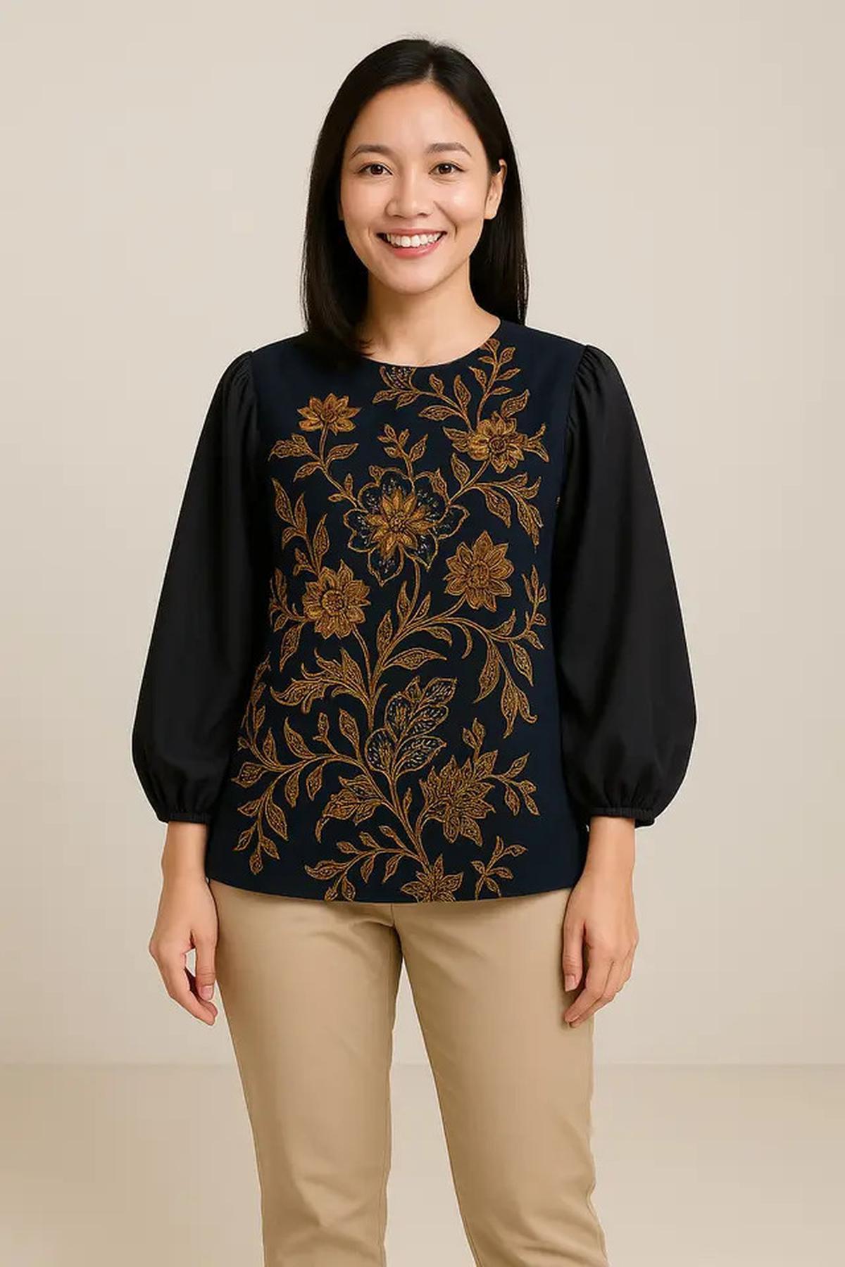 10 Model Blouse Batik Lengan Bishop yang Lagi Tren, Bikin Kamu Fashionable