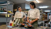 Cerita Mawar de Jongh dan Deva Mahenra, 3 Bulan Latihan Jadi Chef untuk Luka, Makan, Cinta