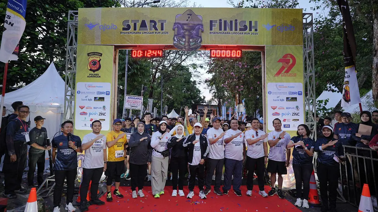 Sekitar 1.425 peserta turut ambil bagian dalam Bhayangkara Linggar Run 2025 yang digelar Polres Kuningan, Jawa Barat, Sabtu (21/6/2025).