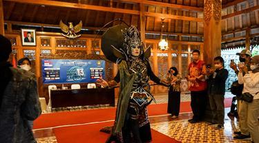 Solo Batik Carnival ke-13 di Lodji Gandrung Surakarta