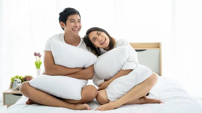 perempuan dan pasangan makin cinta menikah