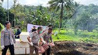 Karantina Sulut melakukan tindakan pemusnahan terhadap 1 ton daging celeng beserta 711 produk olahan hewan, ikan dan tumbuhan impor yang masuk secara illegal pada Selasa (15/7/2025).