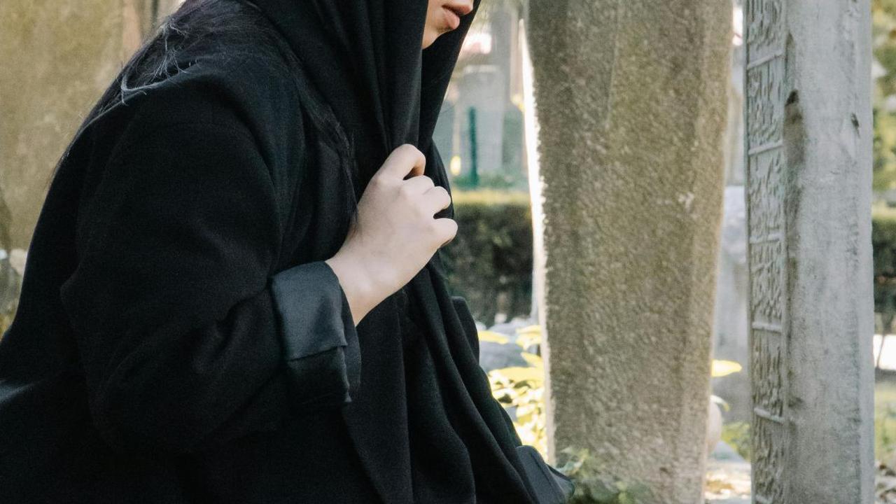 Dengan mengikuti ajaran Rasulullah SAW dalam berziarah dan berdoa, diharapkan umat Muslim dapat mendapatkan keberkahan dan ampunan dari Allah SWT.