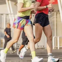 Rajin berolahraga, Nagita Slavina dan Nia Ramadhani selalu tampil stylish. [Foto: Instagram/ Nagita Slavina SC]