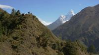 Pemandangan di pegunungan Himalaya direkam dengan menggunakan sebuah drone.