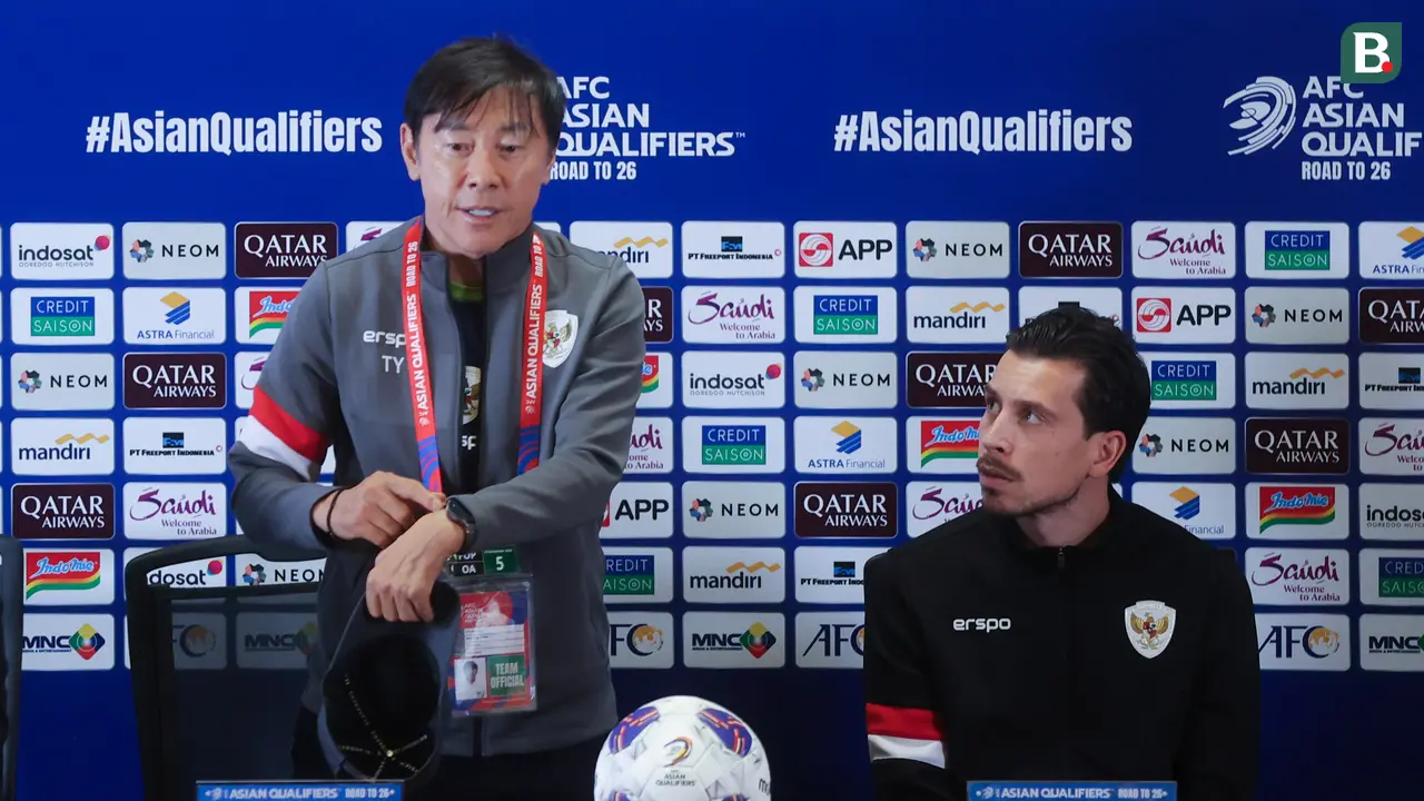 Foto: Beda Ekspresi Shin Tae-yong dan Thom Haye saat Jumpa Pers Timnas Indonesia Jelang Menghadapi Arab Saudi