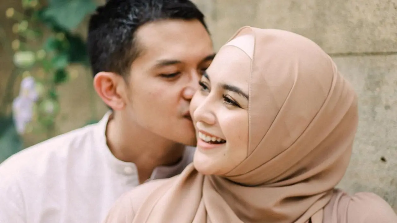 7 Potret Citra Kirana dan Rezky Aditya saat Babymoon, Mesra Banget