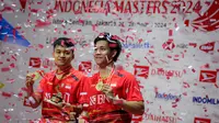 Leo Rolly Carnando/Daniel Marthin meraih juara Indonesia Masters 2024 setelah mengalahkan&nbsp;Kim Astrup/Anders Skaarup Rasmussen pada final ganda putra di Istora Senayan, Jakarta, Minggu (28/1/2024) malam WIB. (Bola.com/Bagaskara Lazuardi)