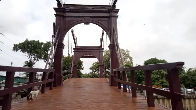 Jembatan Kota Intan.