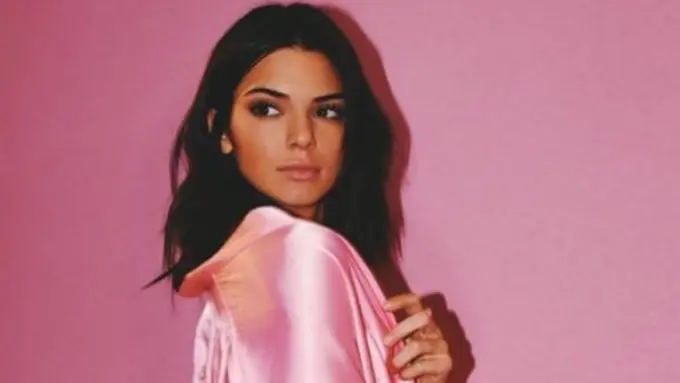 Makeup No Makeup ala Kendall Jenner, Cantik Nggak Perlu Repot