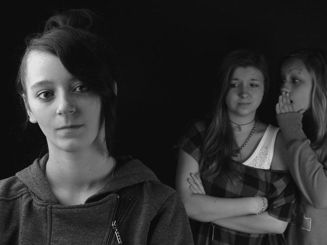 35 Kata Kata Bijak Tentang Teman Palsu Musuh Dalam Selimut Ragam Bola Com