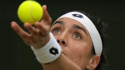 Tampil di perempatfinal Wimbledon 2022 merupakan kali kedua secara beruntun bagi Ons Jabeur. Pada edisi 2021 lalu ia pun mampu mencapai perempatfinal sebelum dihentikan oleh Aryna Sabalenka. (AP/Alastair Grant)