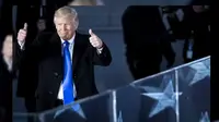 Donald Trump di Lincoln Memorial persiapan jelang pelantikannya (AFP/Brendan Smialowski)