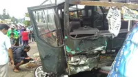 Bus TNI tabrakan di Puncak, Bogor (Achmad Sudarno/Liputan6.com)