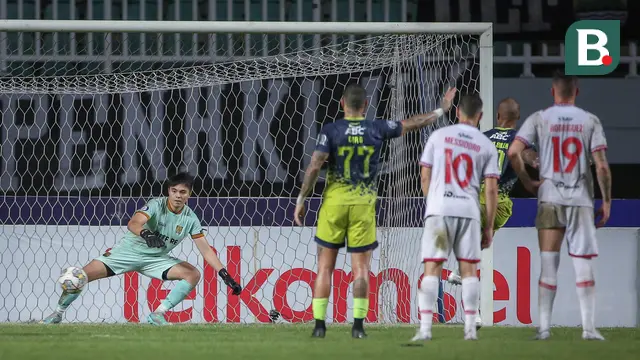 Foto: Tendangan Kencang Jaimerson Dibalas Brace David Da Silva, Persib Bandung Menang 3-1