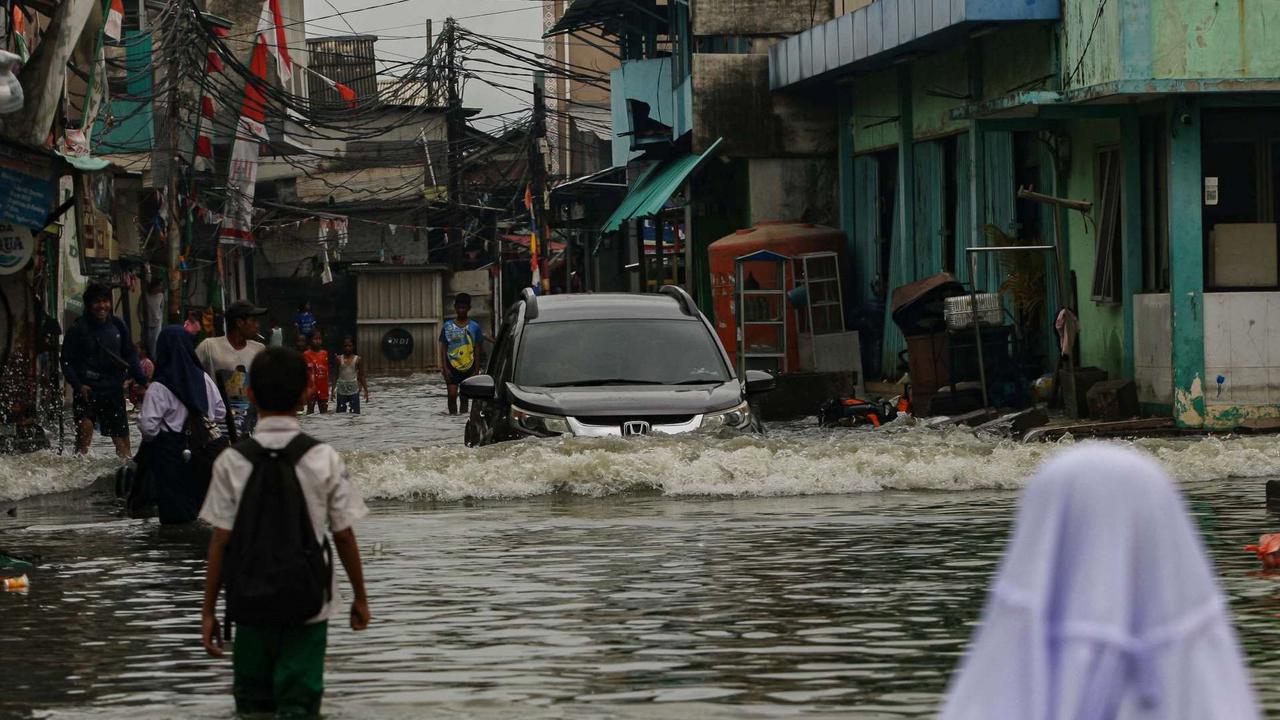 Banjir rob rendam Muara Baru