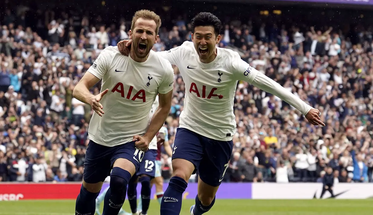 Tottenham Hotspur berhasil merebut tiga poin penuh berkat kemenangan 1-0 atas tamunya Burnley di pekan ke-37 Liga Inggris, Minggu (15/5/2022) malam WIB. Spurs pun masih berpeluang lolos ke Liga Champions musim depan meski harus bersaing dengan tim sekota, Arsenal. (PA via AP/Andrew Matthews)