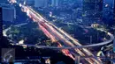 Simpang Susun Semanggi sudah tersambung sepenuhnya setelah dilakukan pemasangan box girder terakhir untuk jalan layang sepanjang 1.622 meter tersebut, Jakarta, Rabu (26/4). (Liputan6.com/Angga Yuniar)