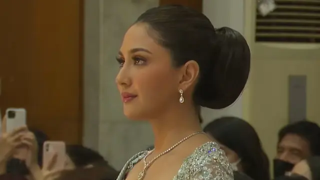 Potret Cantik Jessica Mila dalam Balutan Kebaya Cerah Selama Jalani Prosesi Pernikahan Adat Batak