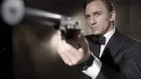 The most iconic James Bond quotes of all time. (Photo: Casino Royale (2006) - IMDb)