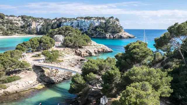 Keindahan Menorca Island