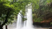 Salah satu air terjun yang ada di kawasan geopark ciletuh adalah curug sodong