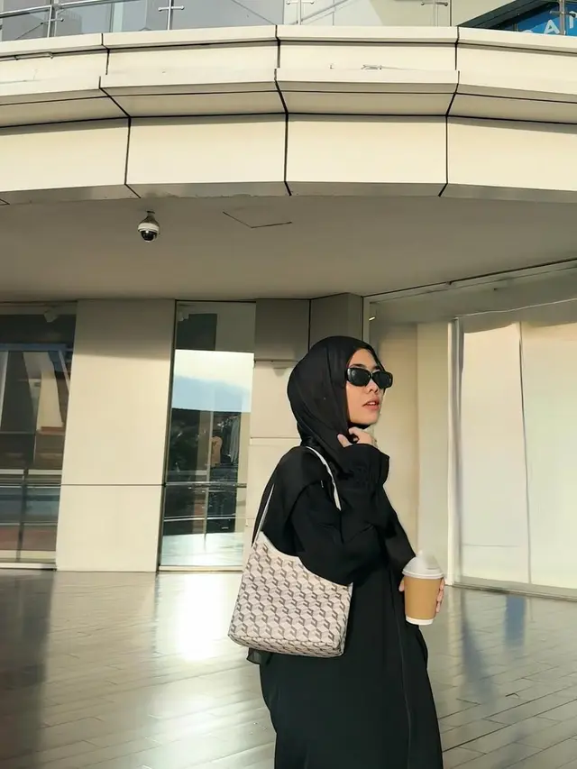 Potret Terbaru Alifa Lubis Berhijab (credit: instagram/alifalubis)