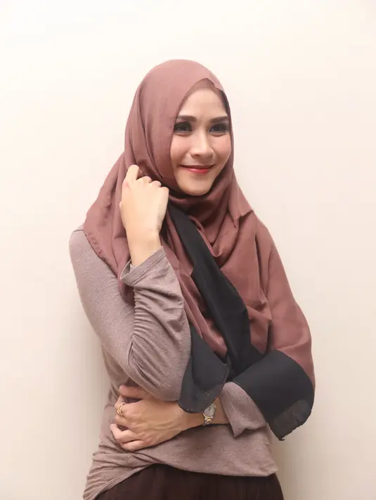 Zaskia juga mengatakan jika ibunya siap untuk dimusuhi oleh anak-anaknya, namun bukan tanpa alasan. Hal tersebut dilakukan sang ibu demi kebaikan anak-anaknya, dan kini Zaskia pun menyadarinya ketika ia telah menjadi seorang ibu. (Andy Masela/Bintang.com)