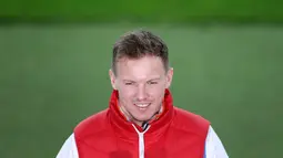 Pemecah Rekor - Julian Nagelsmann berhasil memecahkan rekor pelatih termuda dalam sejarah Bundesliga. Saat itu Nagelsmann baru berusia 28 tahun ketika ia ditunjuk sebagai pelatih kepala Hoffenheim pada Februari 2016. (AFP/Ronny Hartmann)