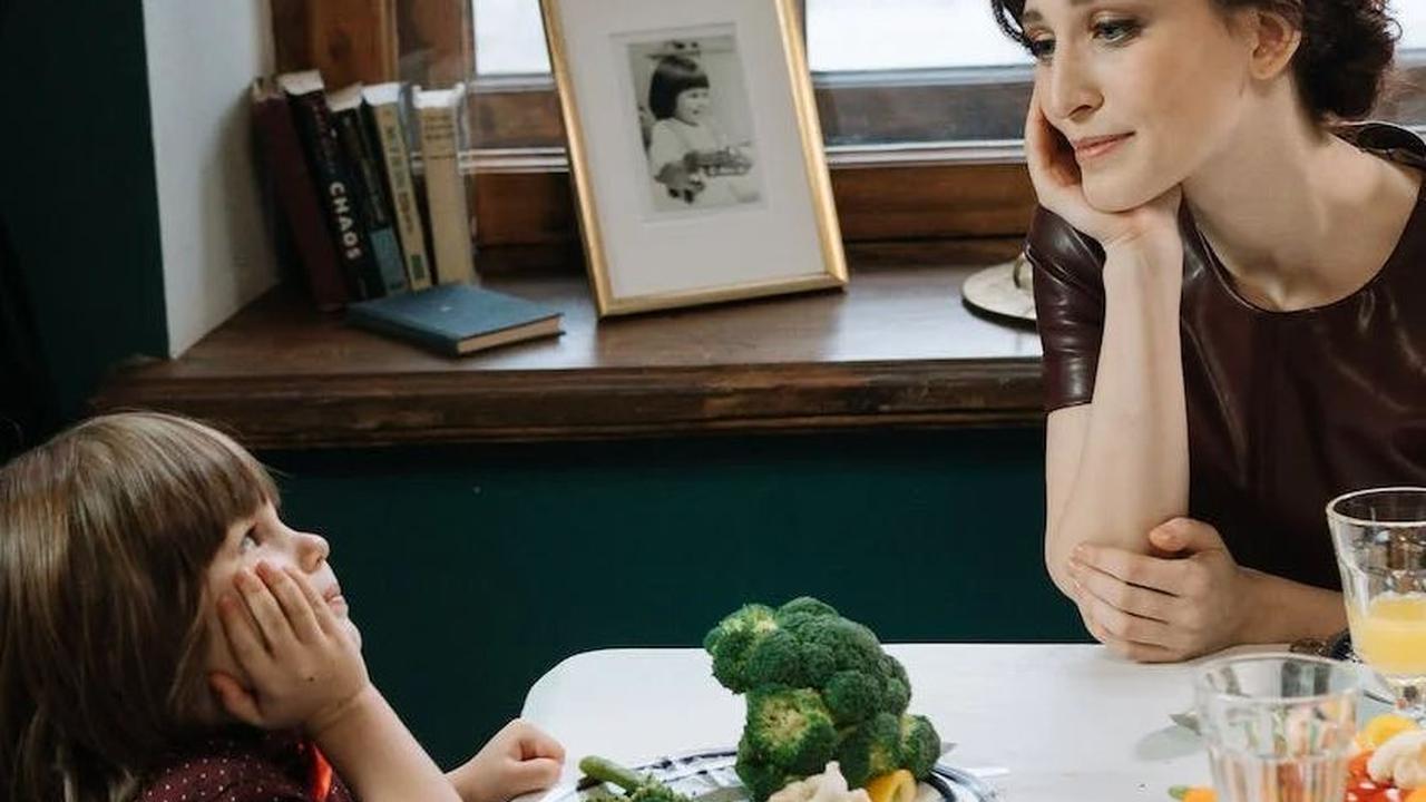 Berikut adalah 19 bumbu dapur yang dapat digunakan sebagai pengganti garam dan gula dalam MPASI bayi: