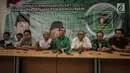 Suasana konferensi pers terkait pendudukan gedung kantor DPP PPP, Jakarta, Selasa (12/12). PPP kubu Romahurmuziy menduduki kantor DPP PPP di Jalan Diponegoro, Setelah MA menolak kasasi PPP kubu Djan Faridz dalam kasasi. (Liputan6.com/Faizal Fanani)
