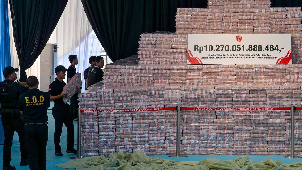 FOTO: Kejagung Pamerkan Rp 10, 2 Triliun Hasil Sitaan Kejahatan Lingkungan