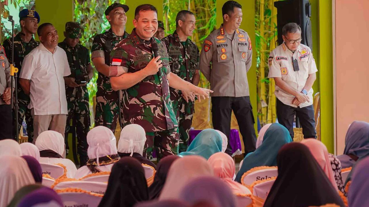 Momen Pangdam XV/Pattimura Turun Tangan Temui Masyarakat, Dialog Redam Konflik di Halmahera Tengah