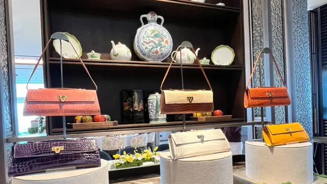 Davika Hoorne, Aktris Asal Thailand Hadirkan Koleksi Kolaborasi Bersama Brand Tas Indonesia Voneworld