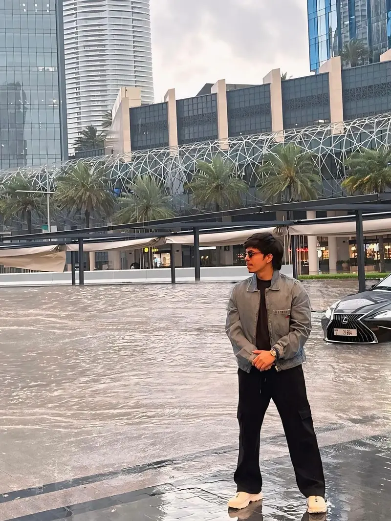6 Gaya Atta Halilintar dan Aurel Hermansyah Liburan di Dubai yang Tengah Diterjang Banjir Besar