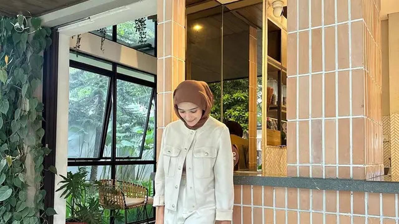 6 Potret Nadya Mustika Usai 6 Bulan Melahirkan, Kembali Langsing Penampilan Bak ABG