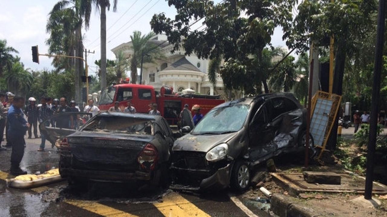 Ini kondisi Mercy hangus terbakar usai tabrak Nissan March di Medan